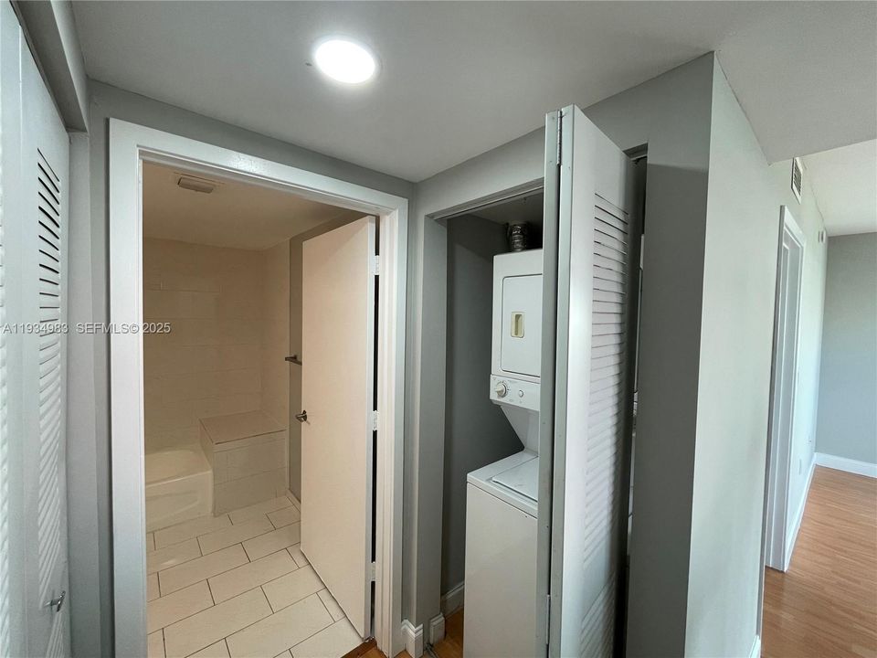 For Rent: $2,600 (1 beds, 1 baths, 629 Square Feet)