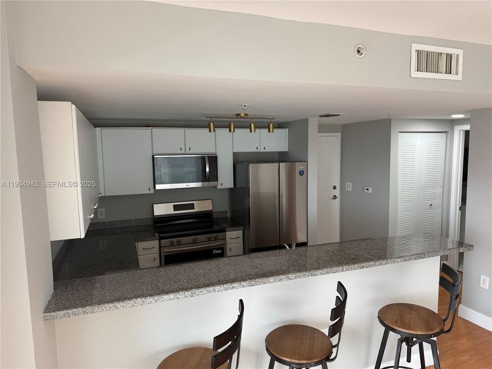 For Rent: $2,600 (1 beds, 1 baths, 629 Square Feet)