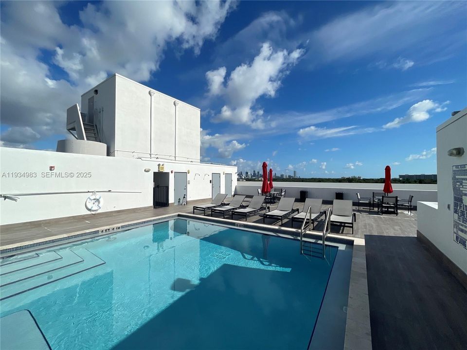 For Rent: $2,600 (1 beds, 1 baths, 629 Square Feet)