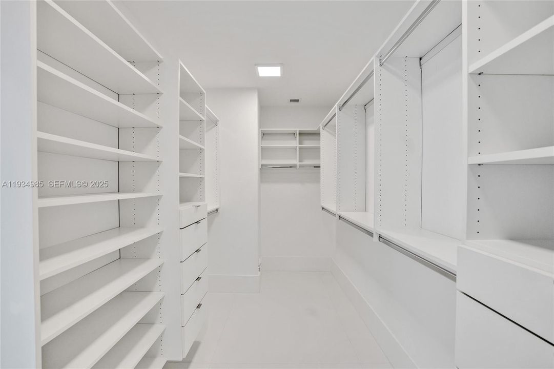 En Venta: $4,700,000 (4 camas, 4 baños, 4695 Pies cuadrados)