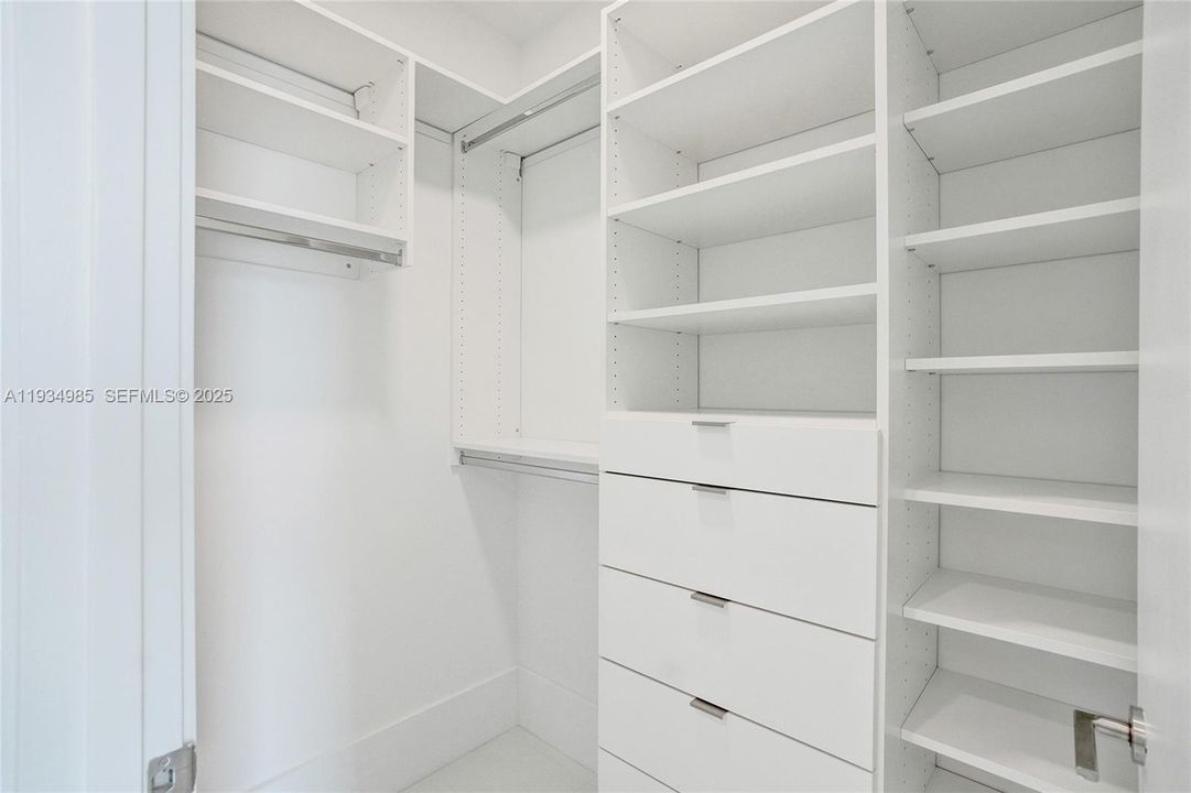 En Venta: $4,700,000 (4 camas, 4 baños, 4695 Pies cuadrados)