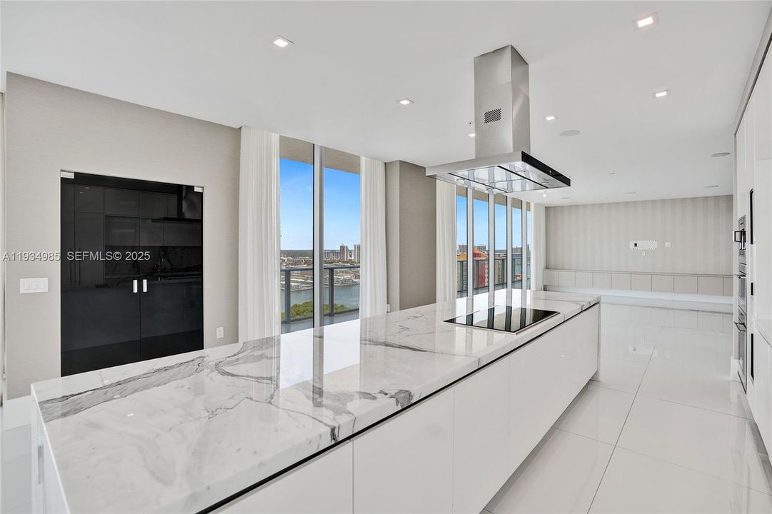 En Venta: $4,700,000 (4 camas, 4 baños, 4695 Pies cuadrados)