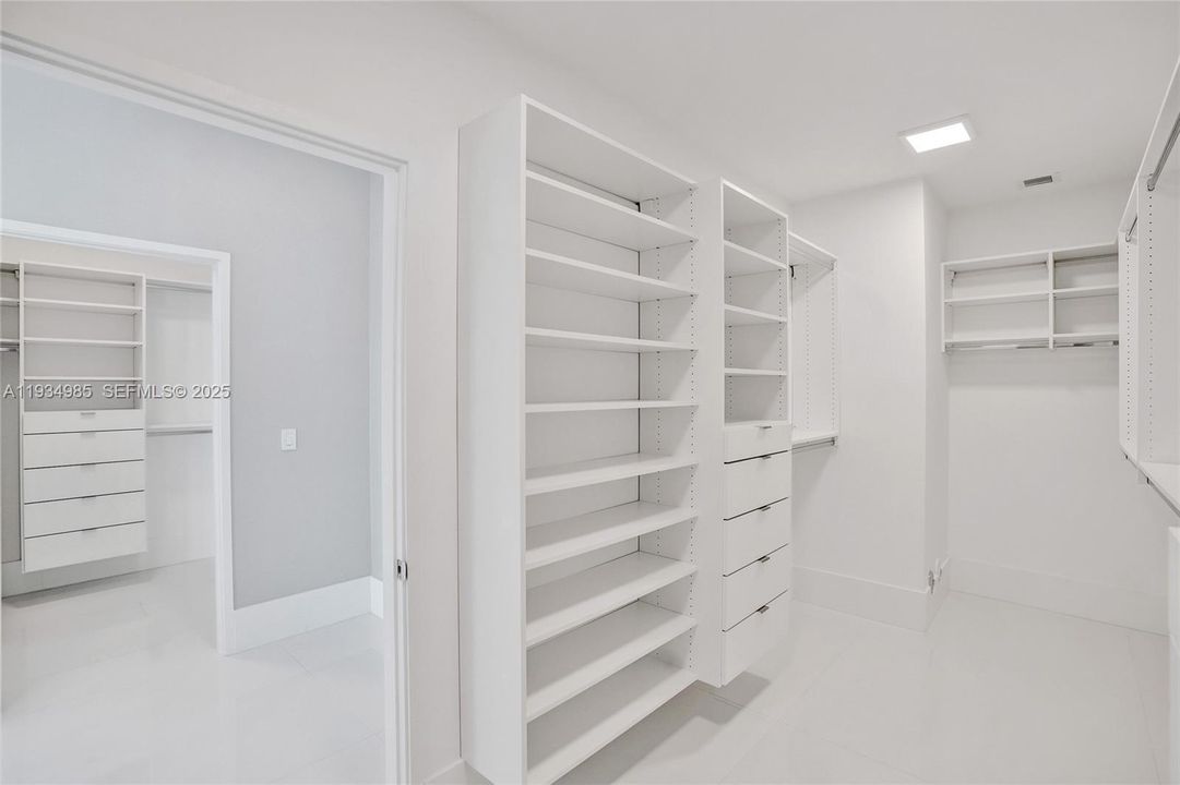 En Venta: $4,700,000 (4 camas, 4 baños, 4695 Pies cuadrados)