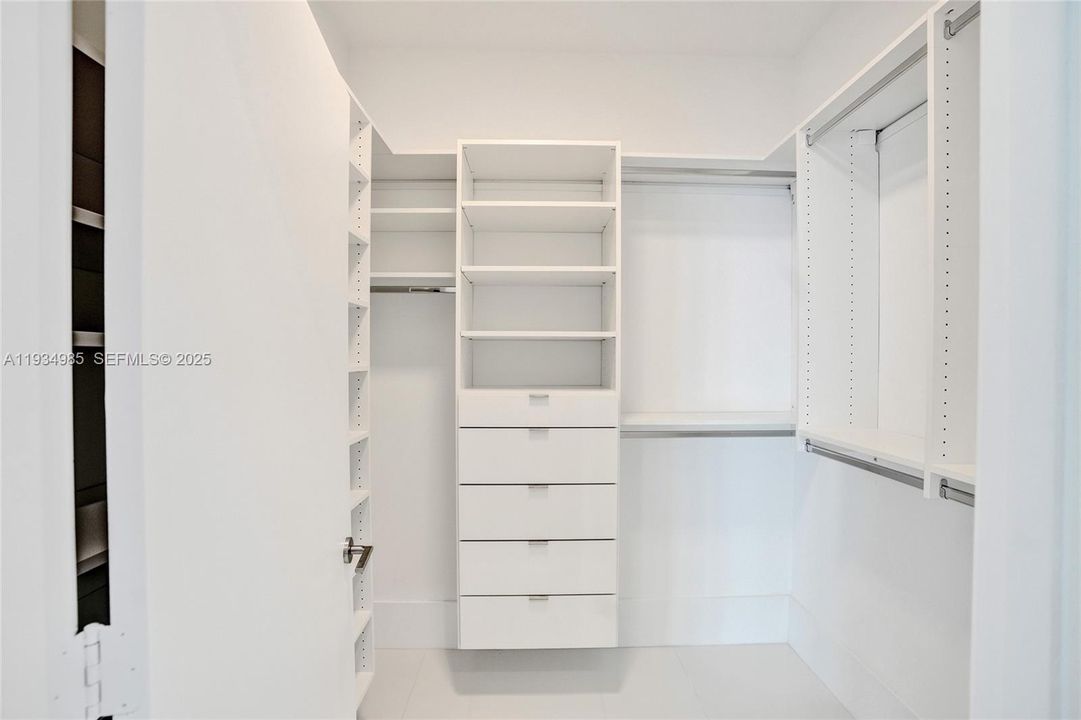 En Venta: $4,700,000 (4 camas, 4 baños, 4695 Pies cuadrados)