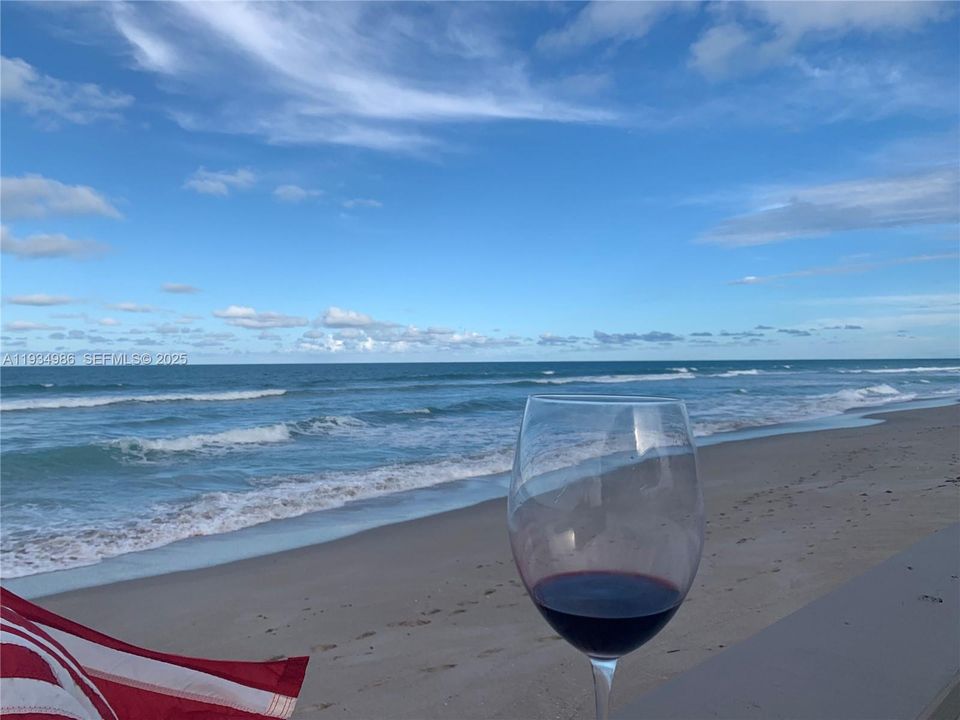 出租: $4,500 (2 贝兹, 2 浴室, 984 平方英尺)