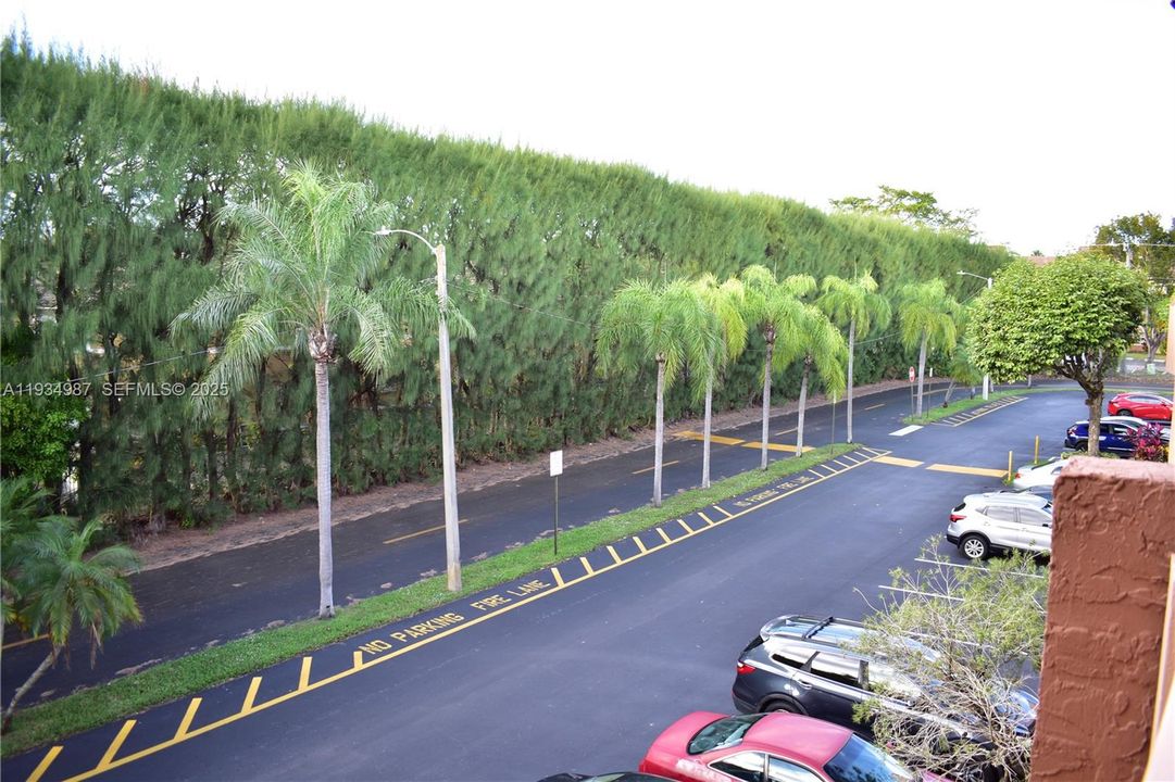 待售: $79,900 (1 贝兹, 1 浴室, 862 平方英尺)