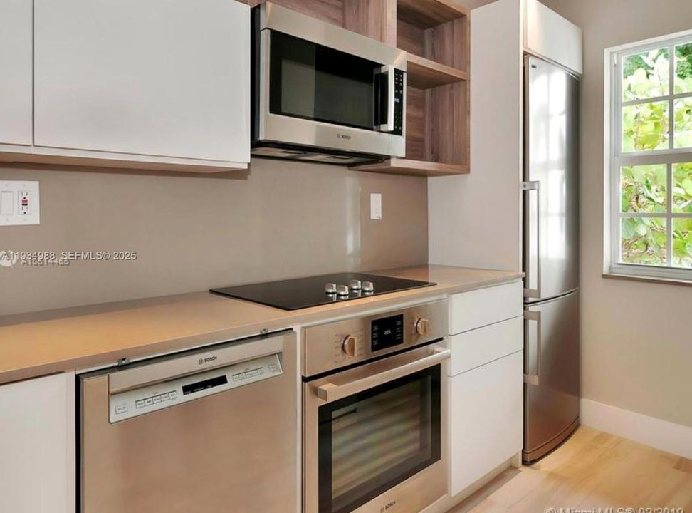 For Rent: $4,750 (2 beds, 2 baths, 1500 Square Feet)