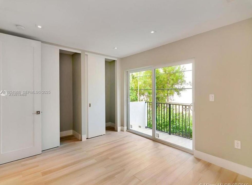 For Rent: $4,750 (2 beds, 2 baths, 1500 Square Feet)