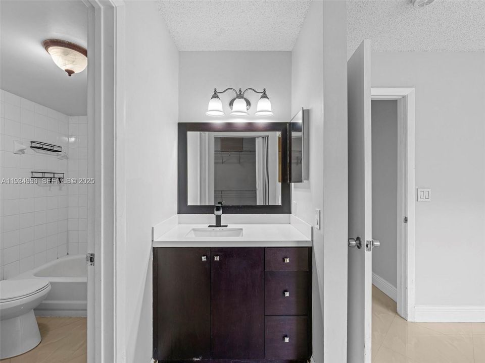 出租: $2,700 (2 贝兹, 2 浴室, 0 平方英尺)