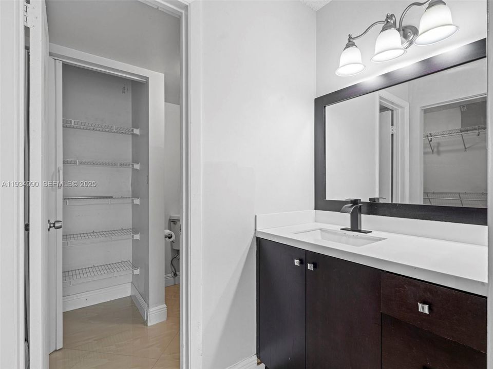 出租: $2,700 (2 贝兹, 2 浴室, 0 平方英尺)