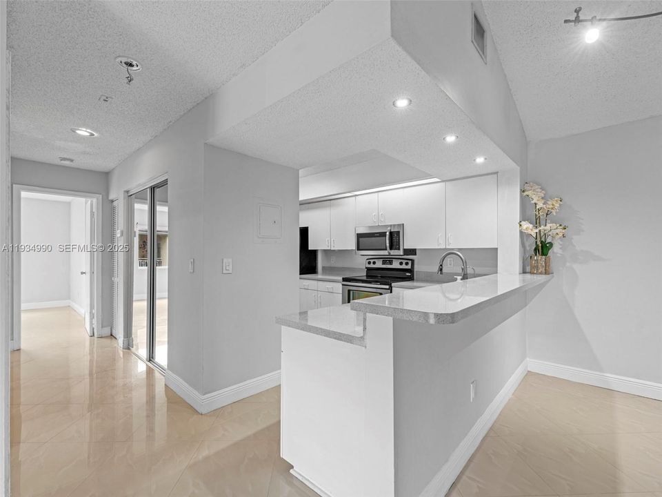 出租: $2,700 (2 贝兹, 2 浴室, 0 平方英尺)