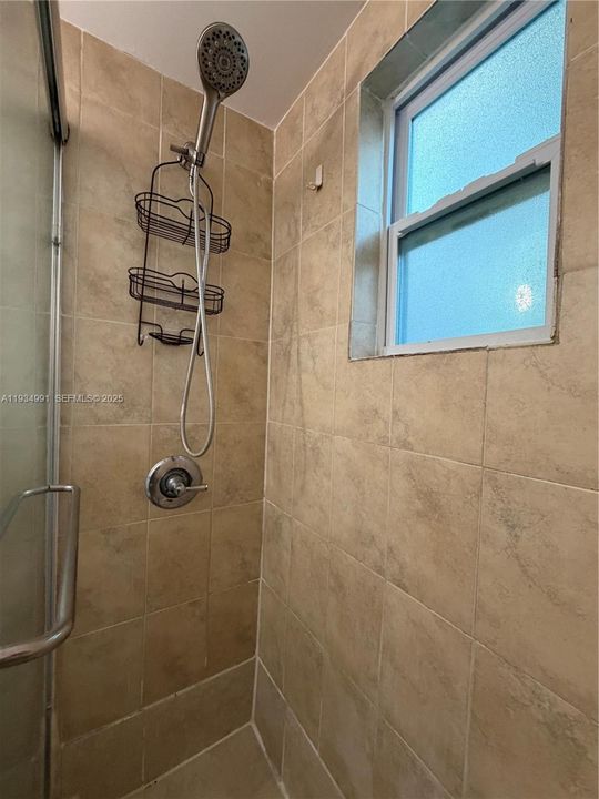 出租: $1,900 (1 贝兹, 1 浴室, 493 平方英尺)