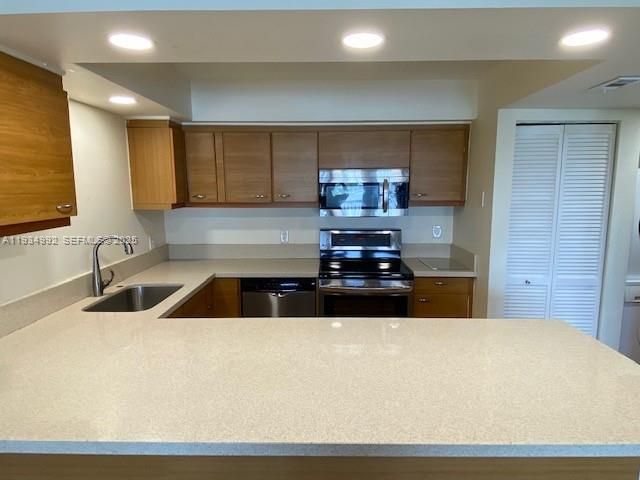 For Rent: $3,200 (2 beds, 2 baths, 1266 Square Feet)