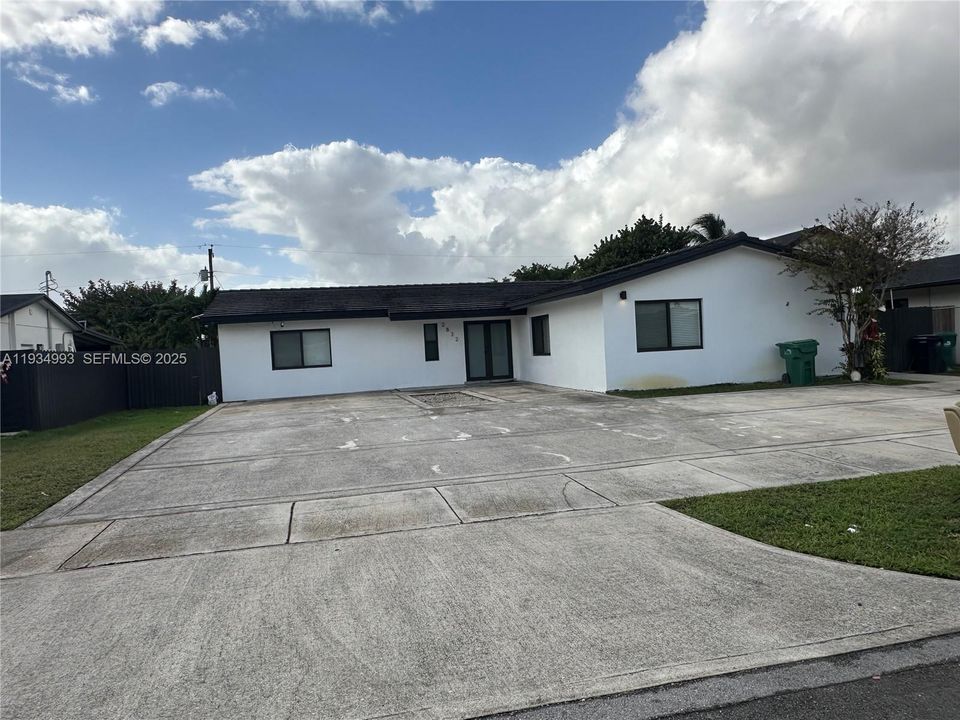 В аренду: $4,150 (4 спален, 2 ванн, 2080 Квадратных фут)