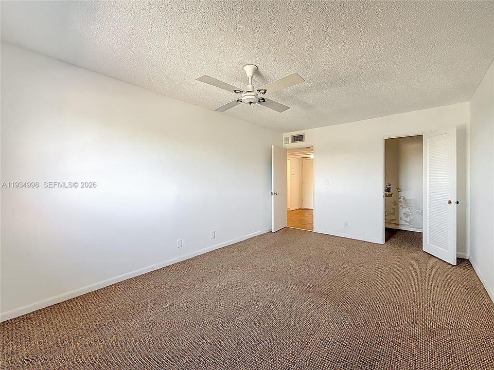 For Sale: $109,000 (1 beds, 1 baths, 675 Square Feet)