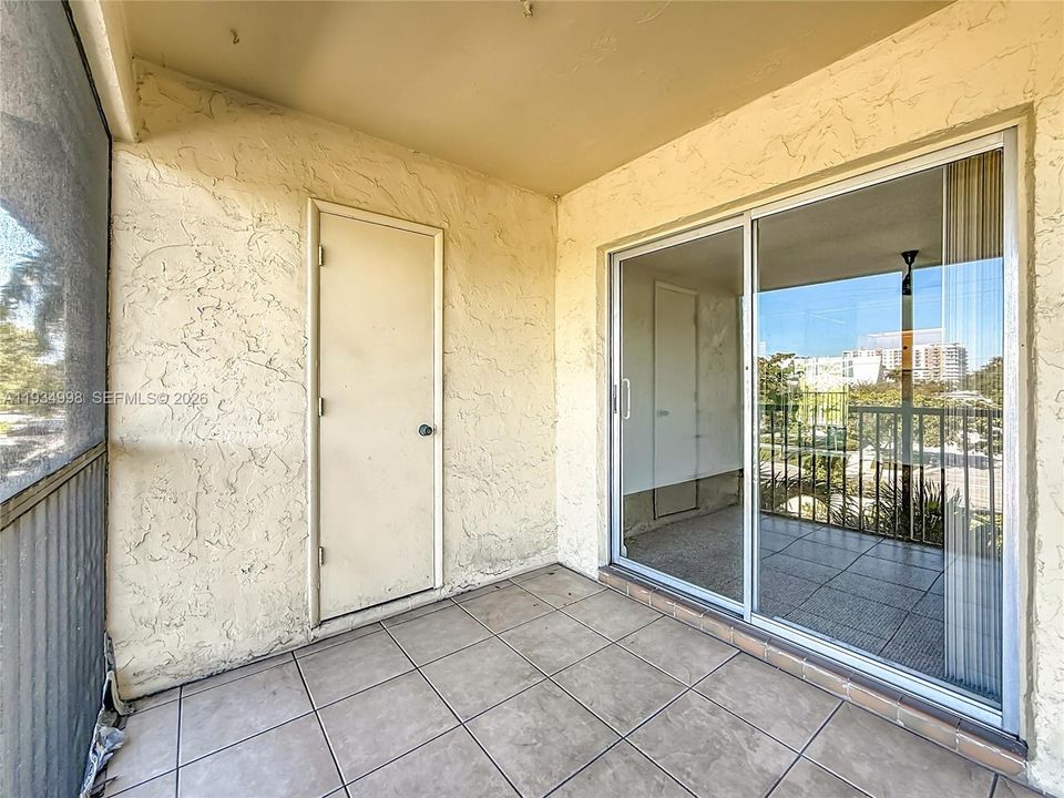 For Sale: $109,000 (1 beds, 1 baths, 675 Square Feet)