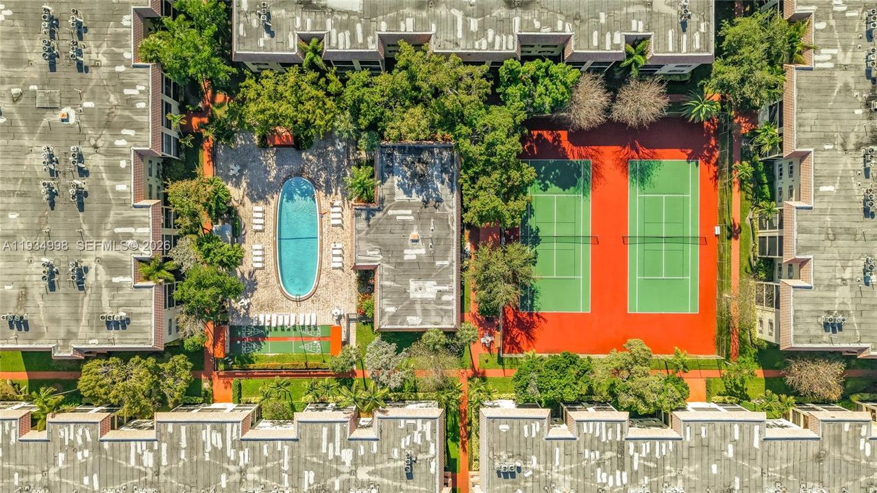 For Sale: $109,000 (1 beds, 1 baths, 675 Square Feet)