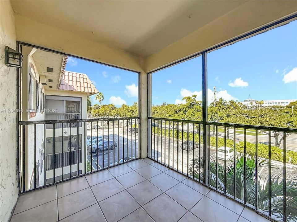 For Sale: $109,000 (1 beds, 1 baths, 675 Square Feet)