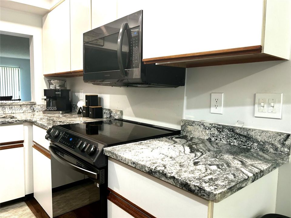 出租: $1,500 (2 贝兹, 2 浴室, 1360 平方英尺)