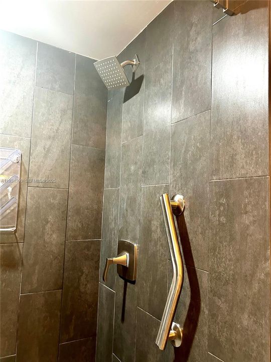 出租: $1,500 (2 贝兹, 2 浴室, 1360 平方英尺)