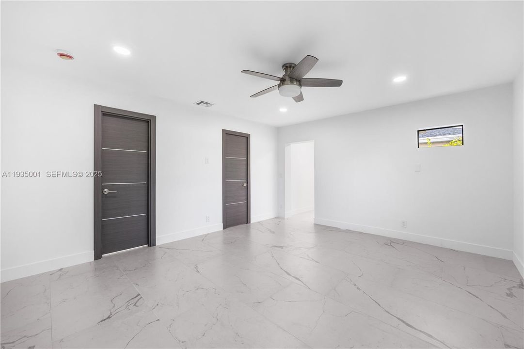 For Rent: $5,900 (4 beds, 2 baths, 1659 Square Feet)