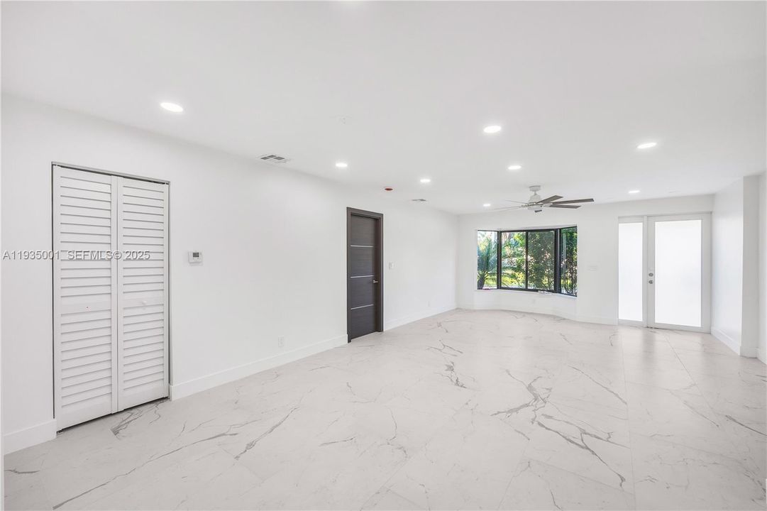 For Rent: $5,900 (4 beds, 2 baths, 1659 Square Feet)