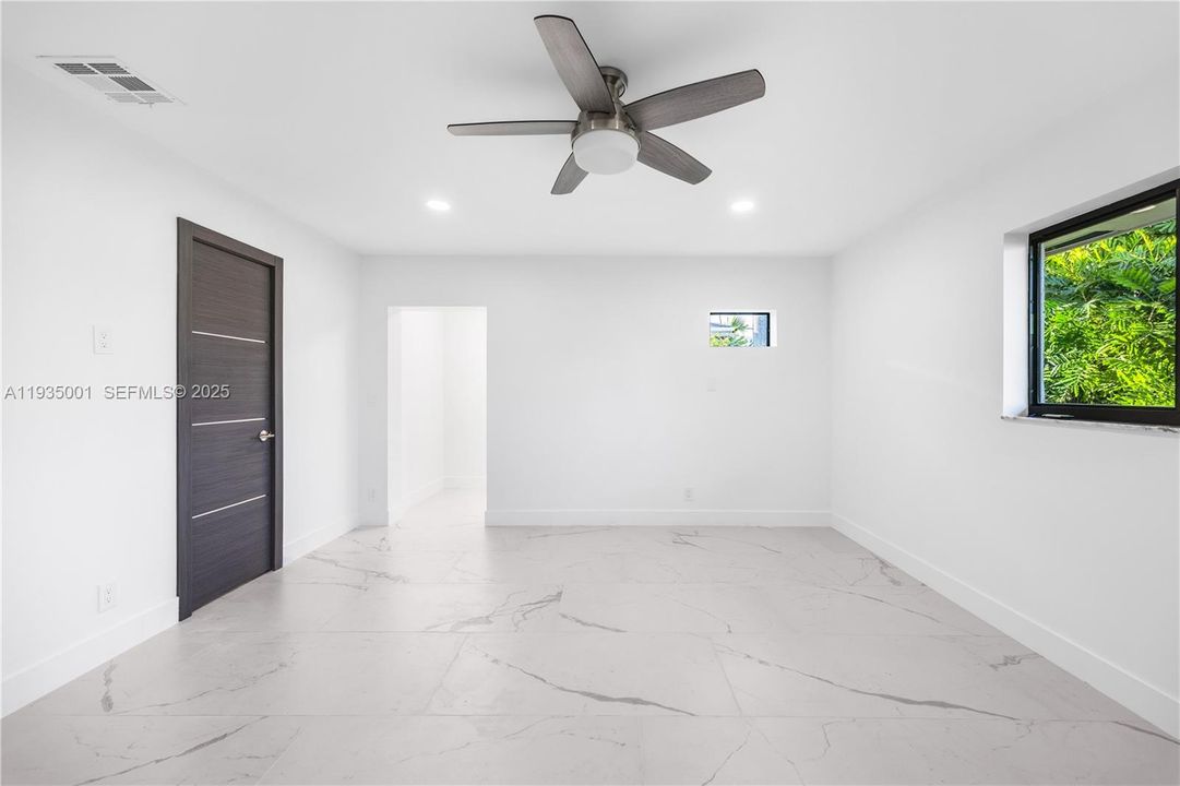 For Rent: $5,900 (4 beds, 2 baths, 1659 Square Feet)