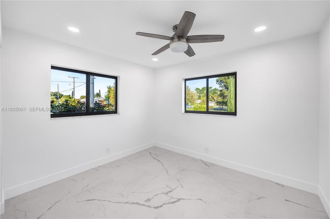 For Rent: $5,900 (4 beds, 2 baths, 1659 Square Feet)