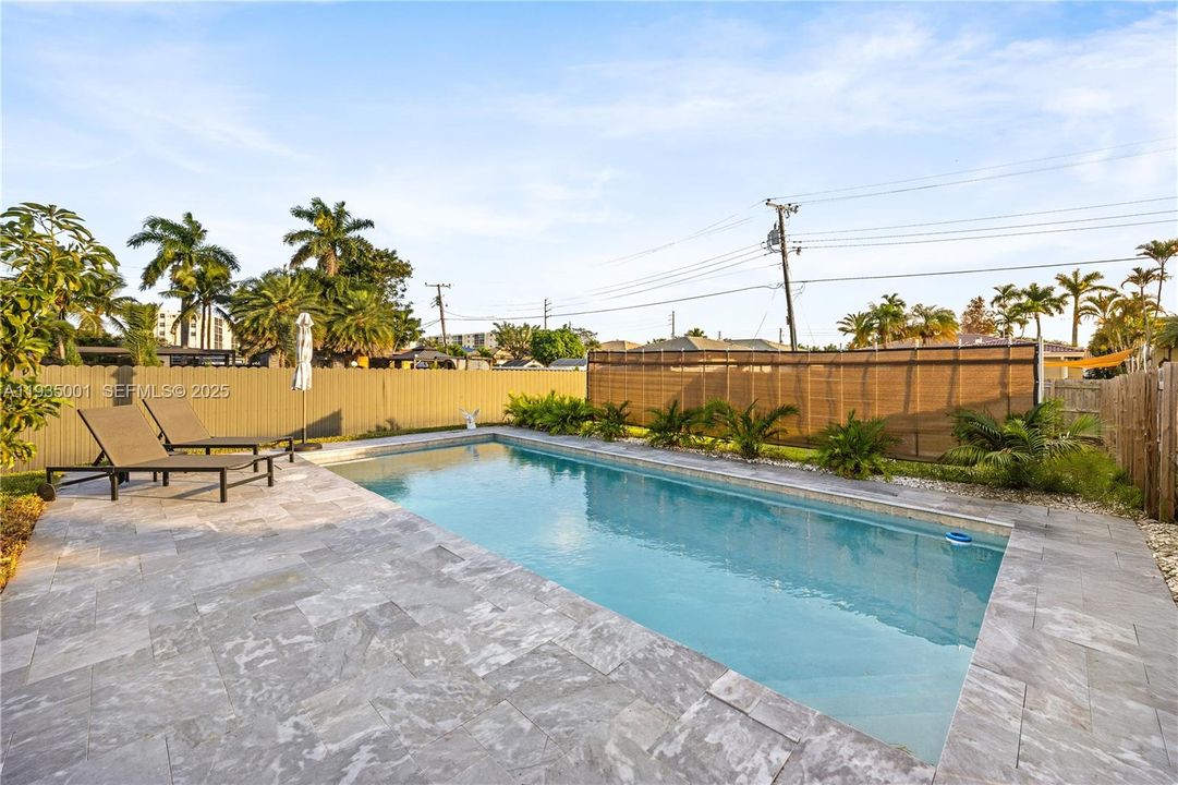 For Rent: $5,900 (4 beds, 2 baths, 1659 Square Feet)