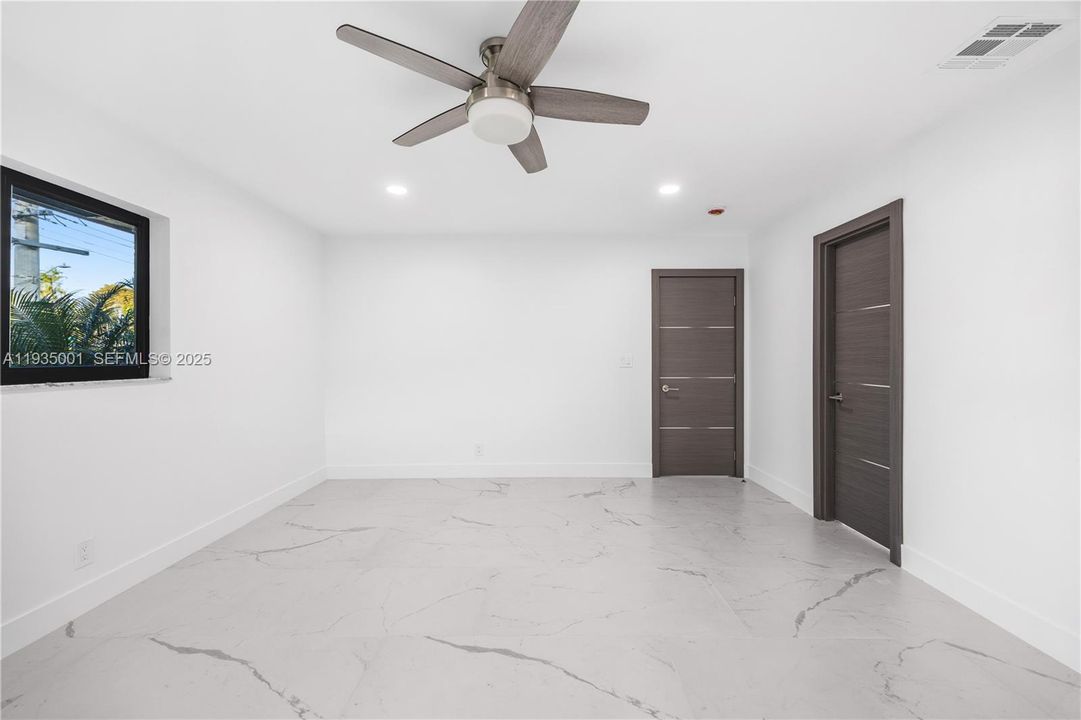 For Rent: $5,900 (4 beds, 2 baths, 1659 Square Feet)