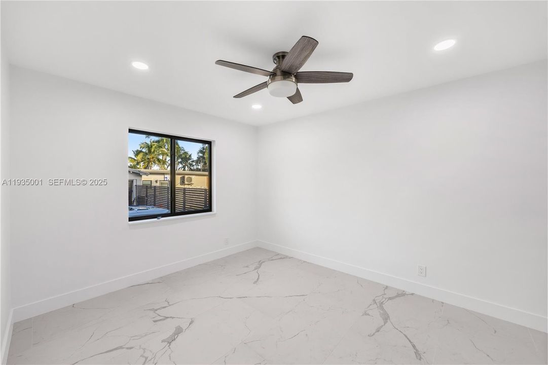 For Rent: $5,900 (4 beds, 2 baths, 1659 Square Feet)