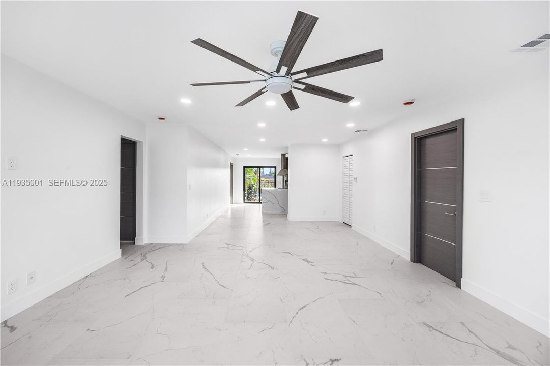 For Rent: $5,900 (4 beds, 2 baths, 1659 Square Feet)