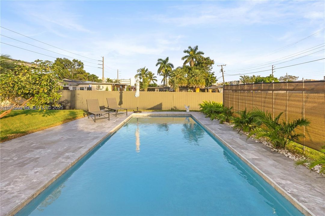 For Rent: $5,900 (4 beds, 2 baths, 1659 Square Feet)