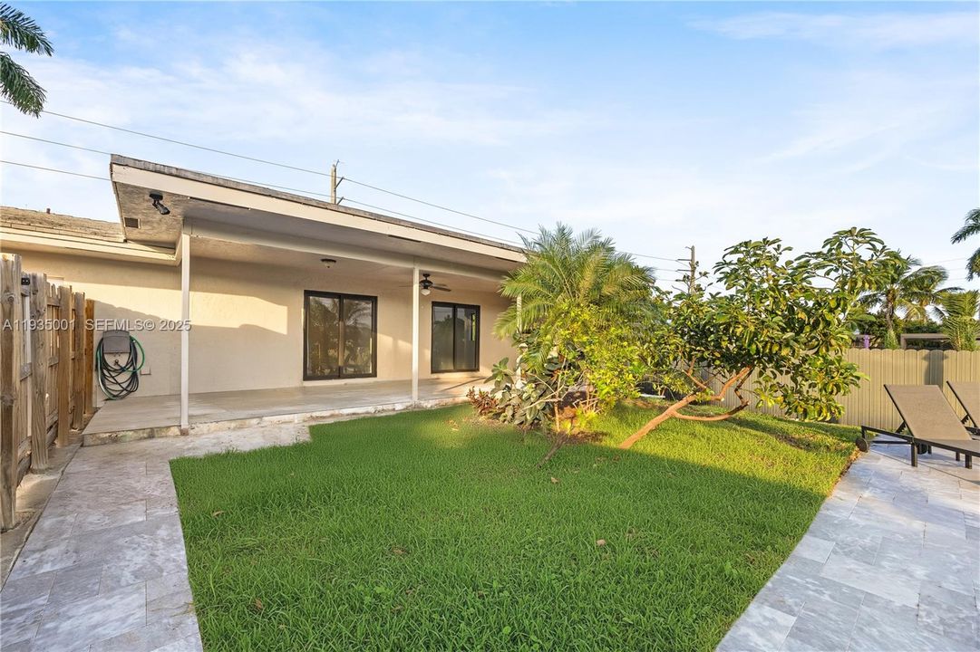 For Rent: $5,900 (4 beds, 2 baths, 1659 Square Feet)