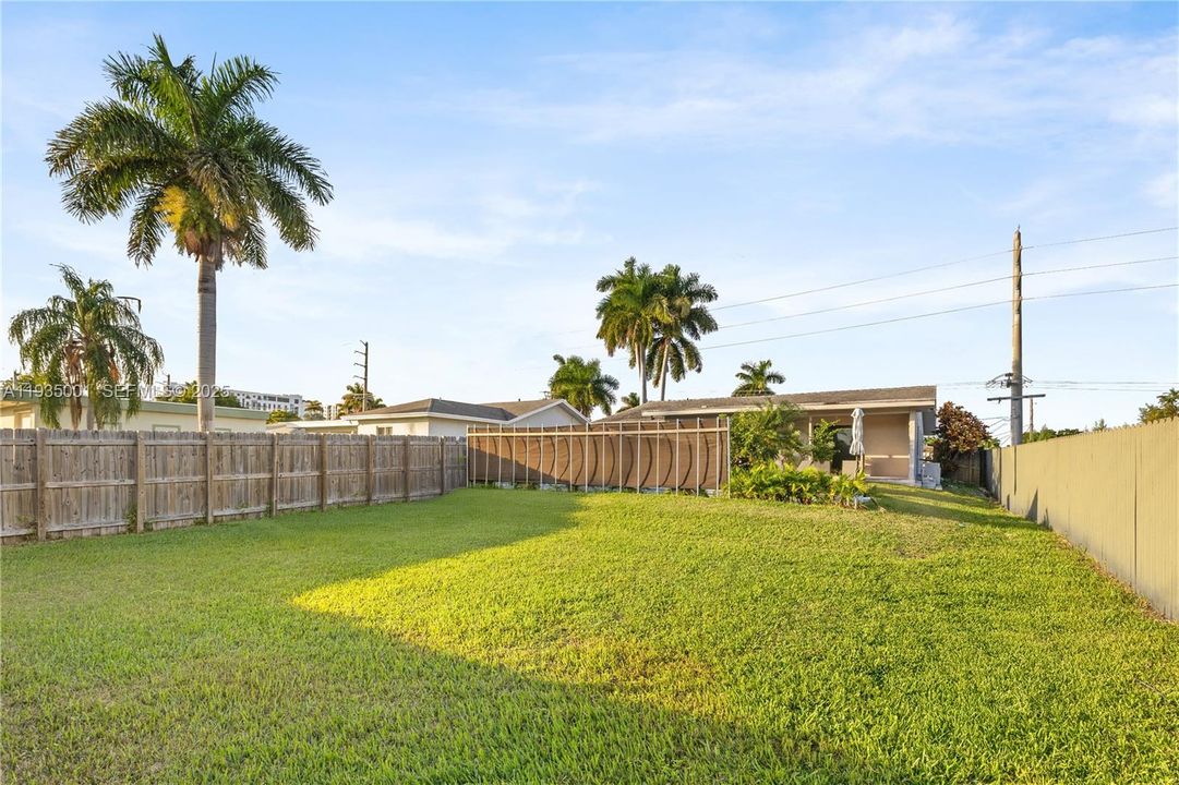 For Rent: $5,900 (4 beds, 2 baths, 1659 Square Feet)