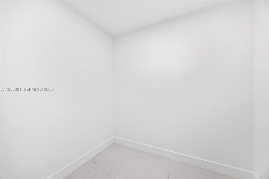 For Rent: $5,900 (4 beds, 2 baths, 1659 Square Feet)