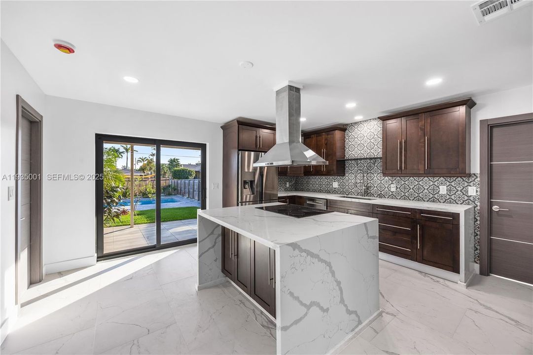 For Rent: $5,900 (4 beds, 2 baths, 1659 Square Feet)