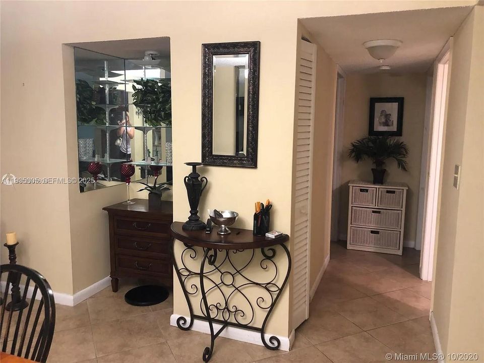 En Renta: $2,400 (2 camas, 2 baños, 1050 Pies cuadrados)