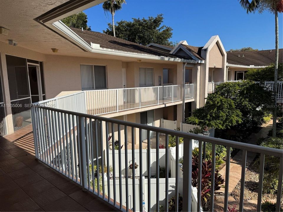 На продажу: $170,000 (2 спален, 2 ванн, 1187 Квадратных фут)