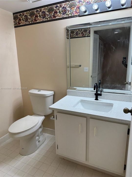 На продажу: $170,000 (2 спален, 2 ванн, 1187 Квадратных фут)