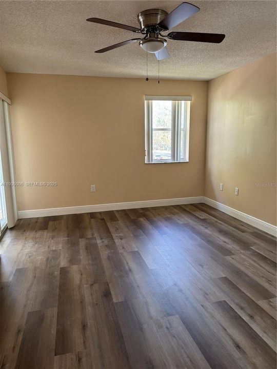 На продажу: $170,000 (2 спален, 2 ванн, 1187 Квадратных фут)