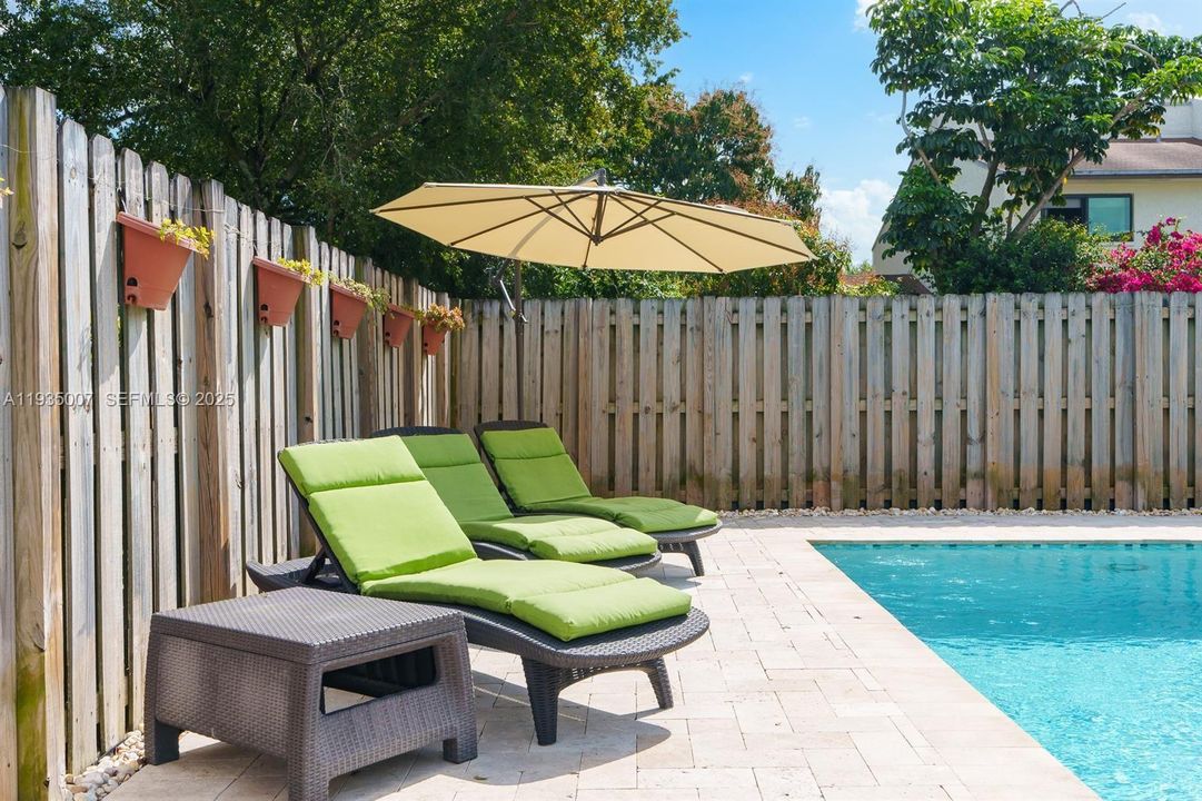 For Sale: $499,500 (3 beds, 2 baths, 1390 Square Feet)