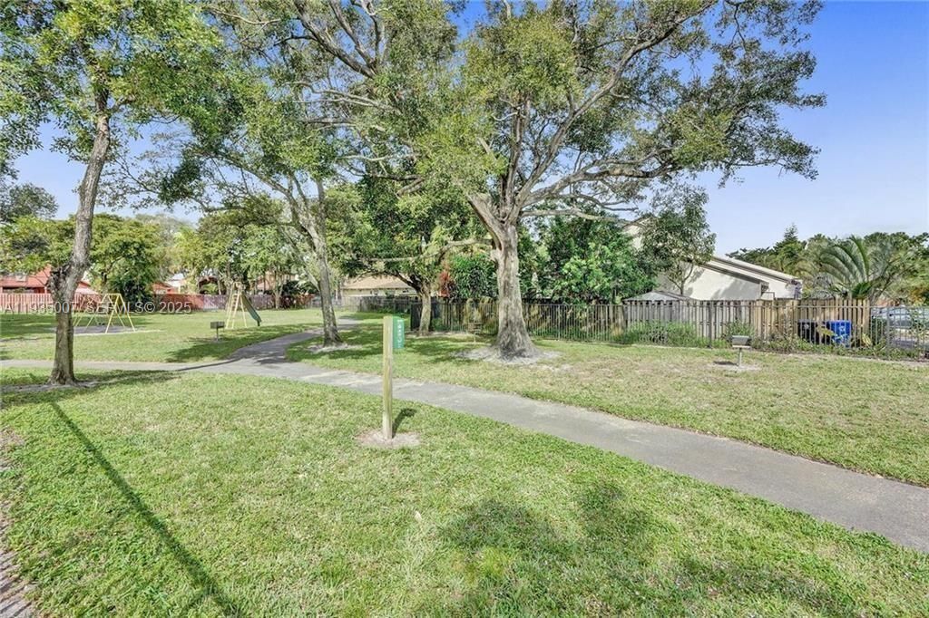 For Sale: $499,500 (3 beds, 2 baths, 1390 Square Feet)