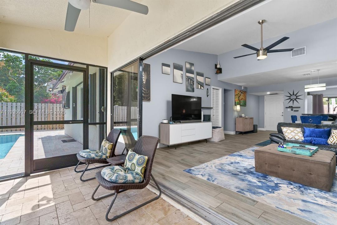 For Sale: $499,500 (3 beds, 2 baths, 1390 Square Feet)