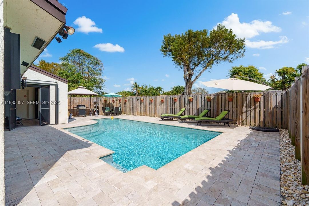 For Sale: $499,500 (3 beds, 2 baths, 1390 Square Feet)