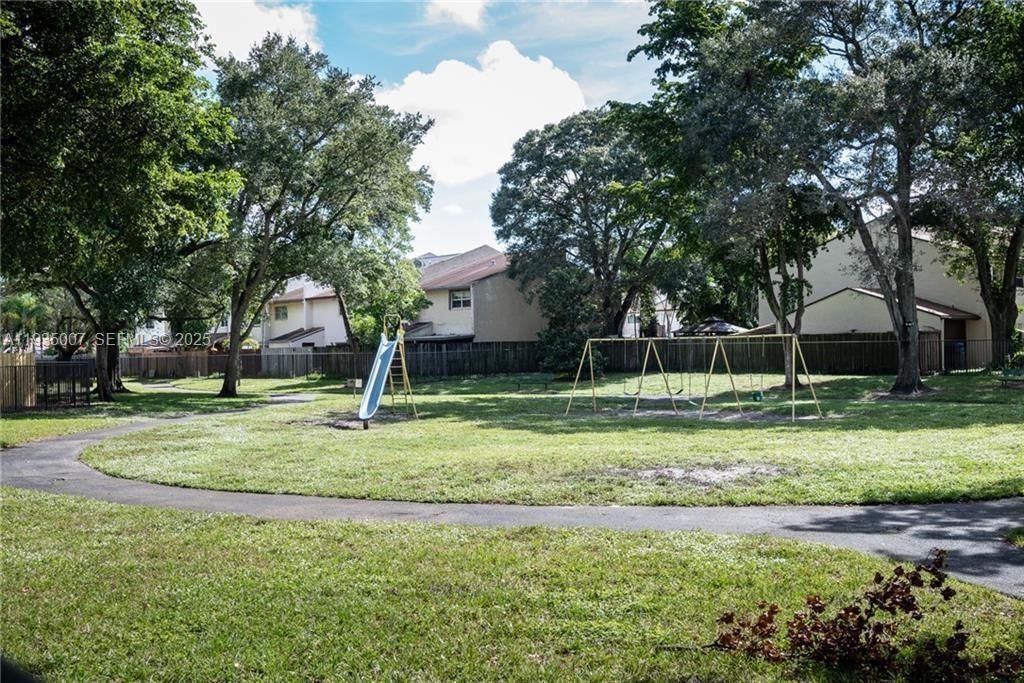 For Sale: $499,500 (3 beds, 2 baths, 1390 Square Feet)