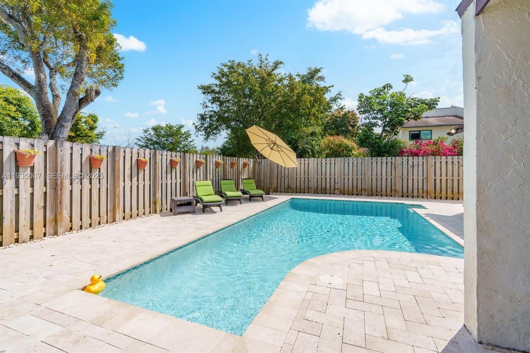 For Sale: $499,500 (3 beds, 2 baths, 1390 Square Feet)