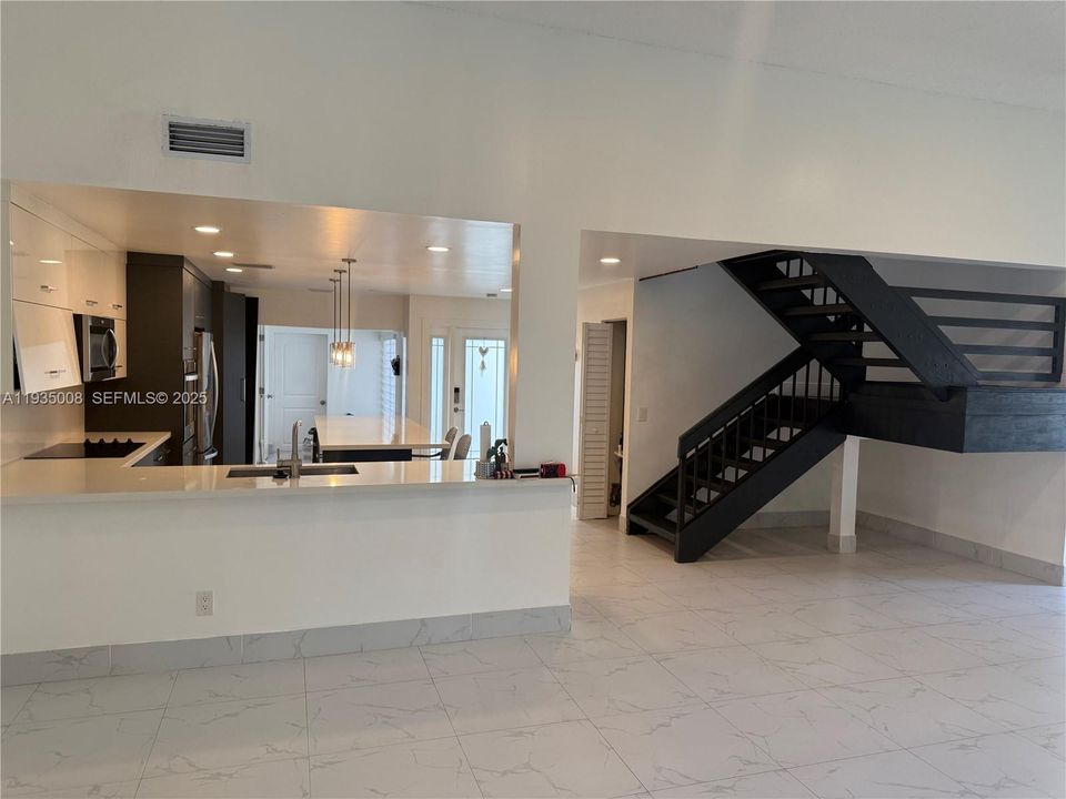 For Rent: $4,000 (3 beds, 2 baths, 1793 Square Feet)