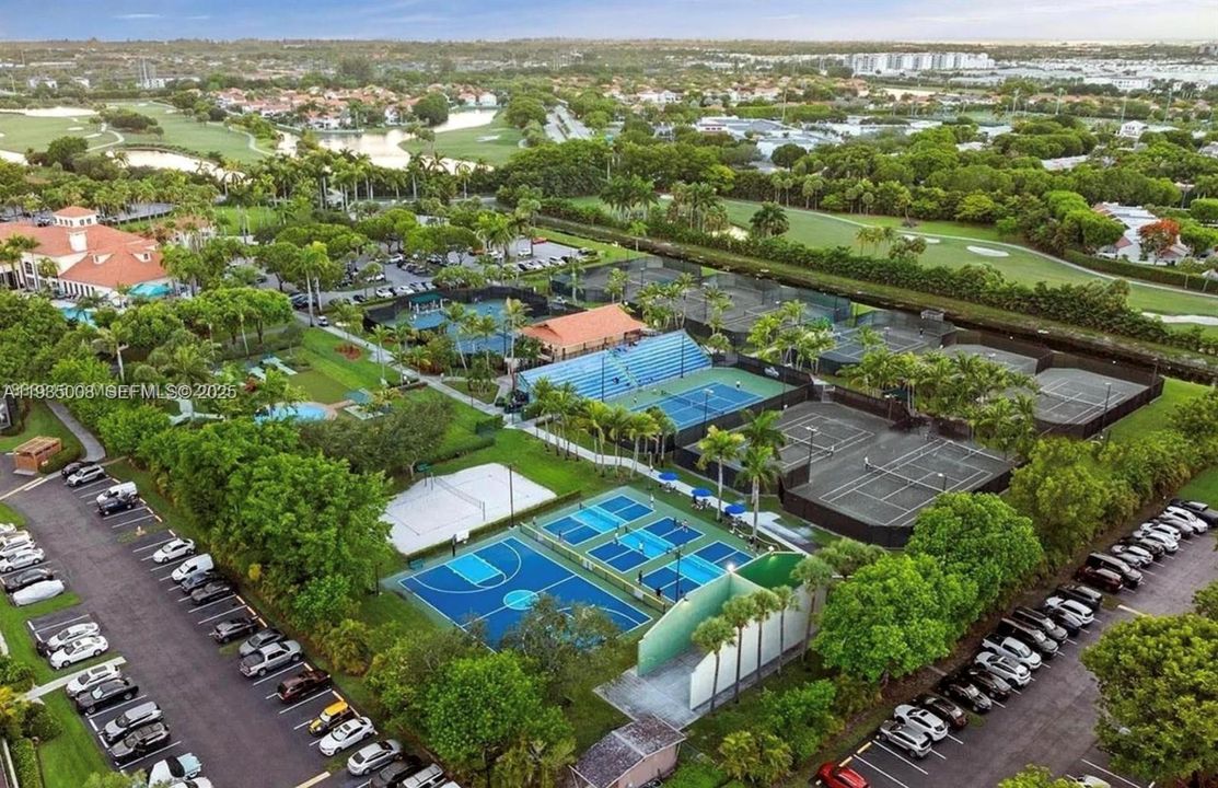 For Rent: $4,000 (3 beds, 2 baths, 1793 Square Feet)