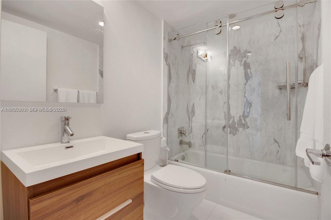 For Rent: $5,900 (2 beds, 2 baths, 1260 Square Feet)